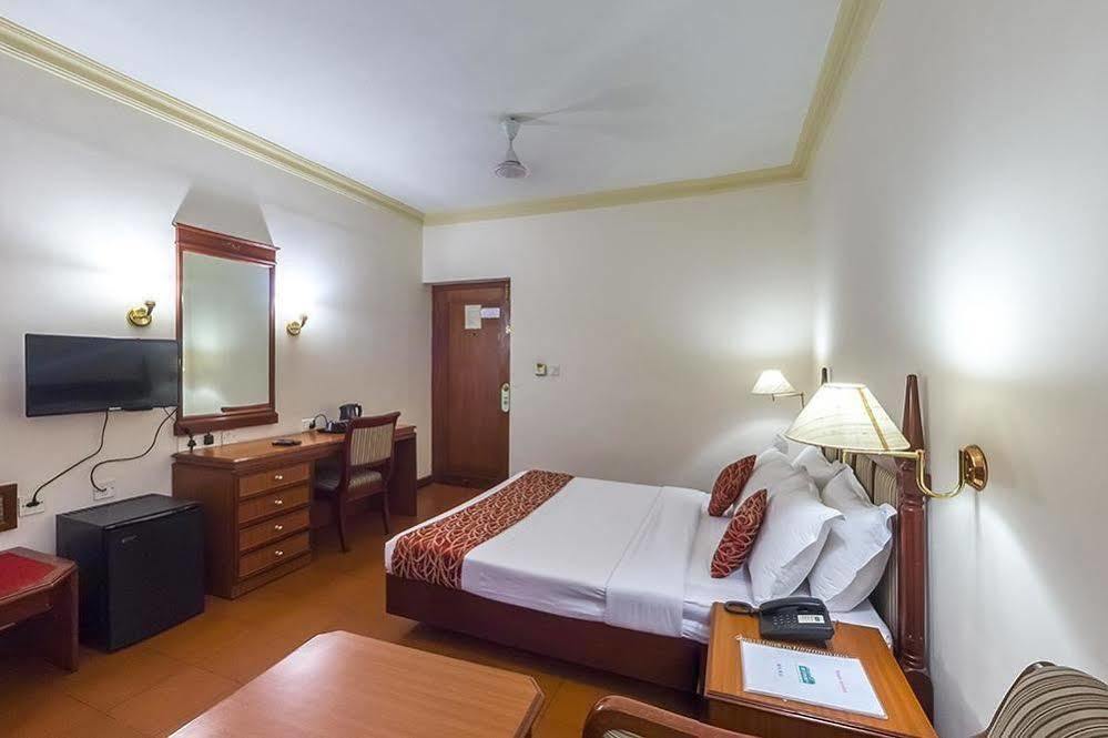 Issacs Residency Hotel Munnar Luaran gambar
