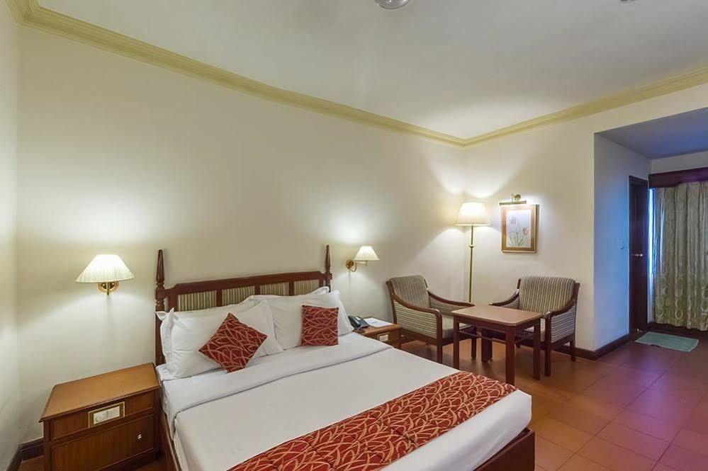 Issacs Residency Hotel Munnar Luaran gambar